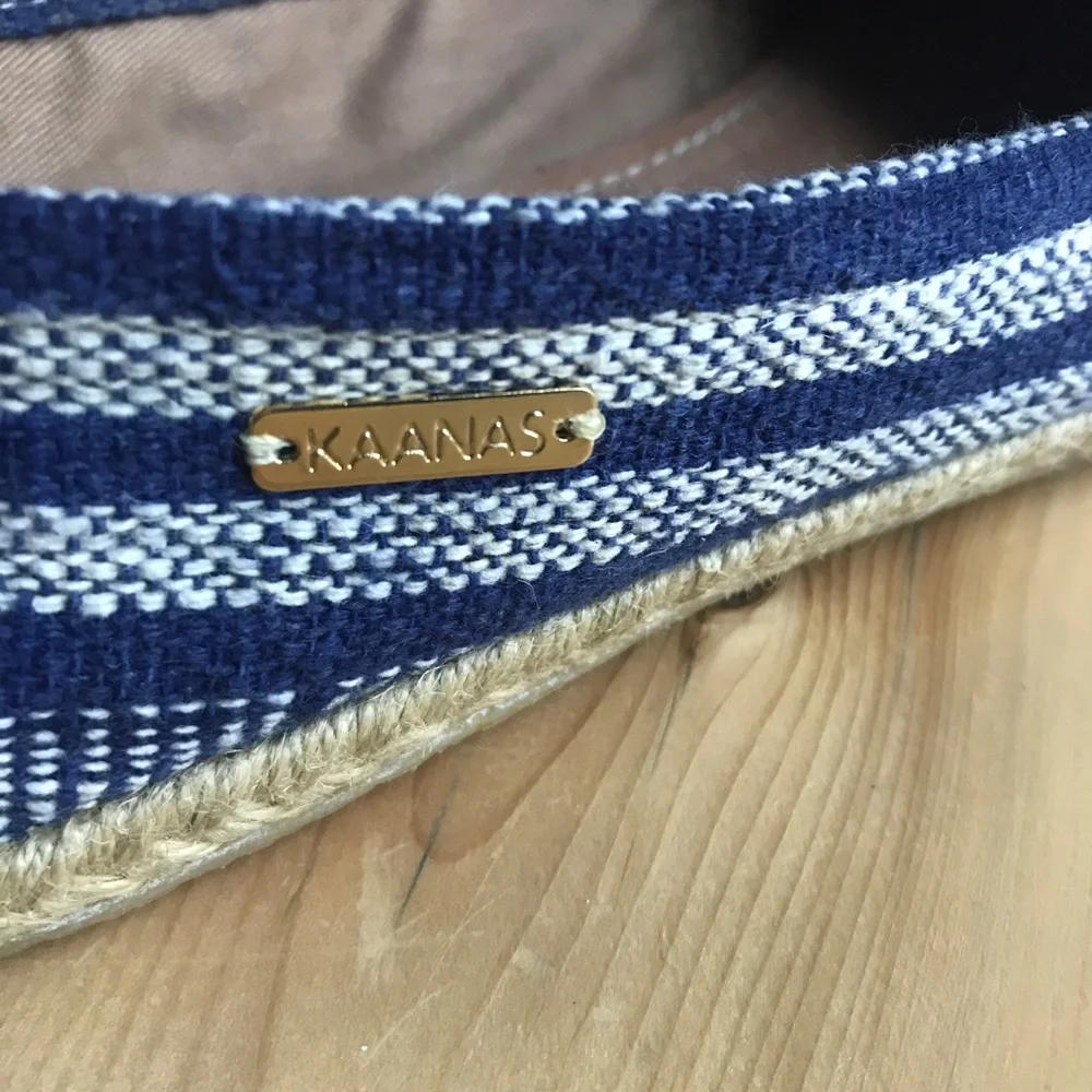 Kaanas 37 blue and white textile espadrille